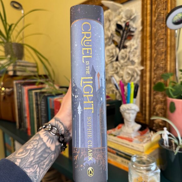 Cruel is the Light | FairyLoot Exclusive Edition - Picture 6 of 14